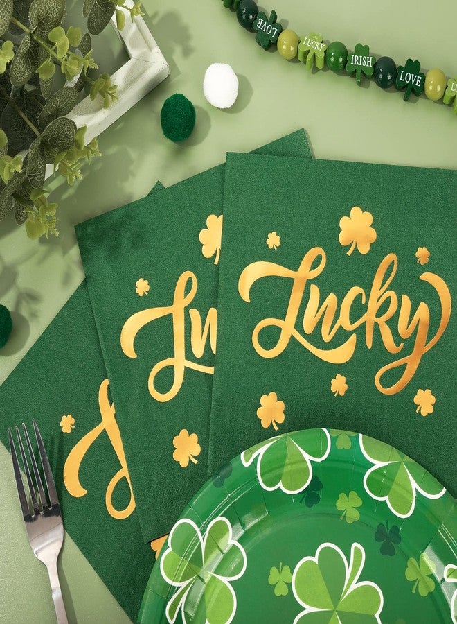 وولاين مجموعة مناديل واين لعيد القديس باتريك، 80 منديل، مقاس 6.5 × 6.5 بوصة، مناديل ذهبية لامعة، مناديل ورقية خضراء مزينة بنبات البرسيم، للاستخدام مرة واحدة، مثالية لتزيين طاولات حفلات الأعياد الأيرلندية. - Image 4